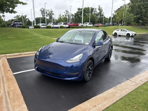 Used 2023 Tesla Model Y Long Range AWD/4WD image 7