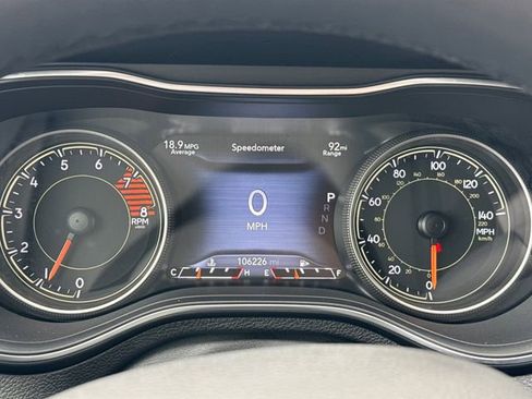 Used 2019 Jeep Cherokee Limited AWD/4WD image 16