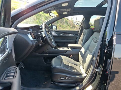 Used 2024 Cadillac XT6 Sport w/ Technology Package image 13