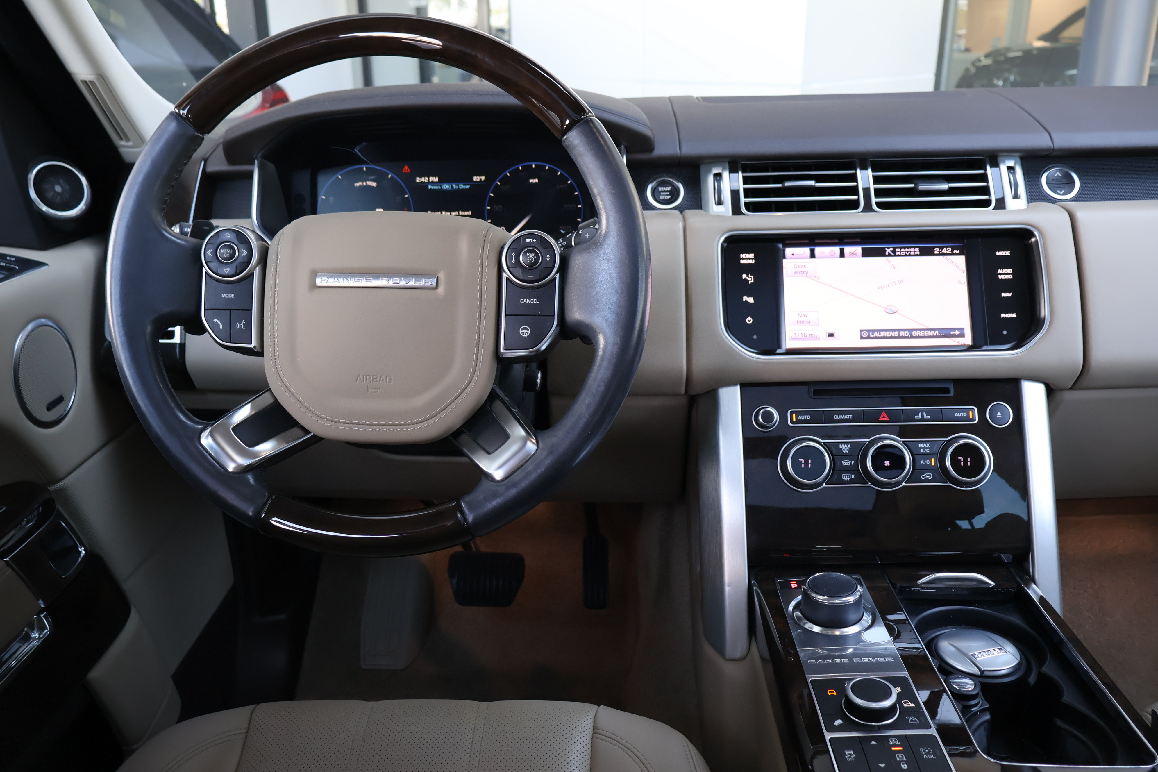 Used 2013 Land Rover Range Rover HSE AWD/4WD image 21