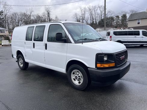 Used 2017 GMC Savana 2500 w/ Door Trim Panel Package image 3