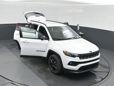 New 2026 Jeep Compass Latitude image 50