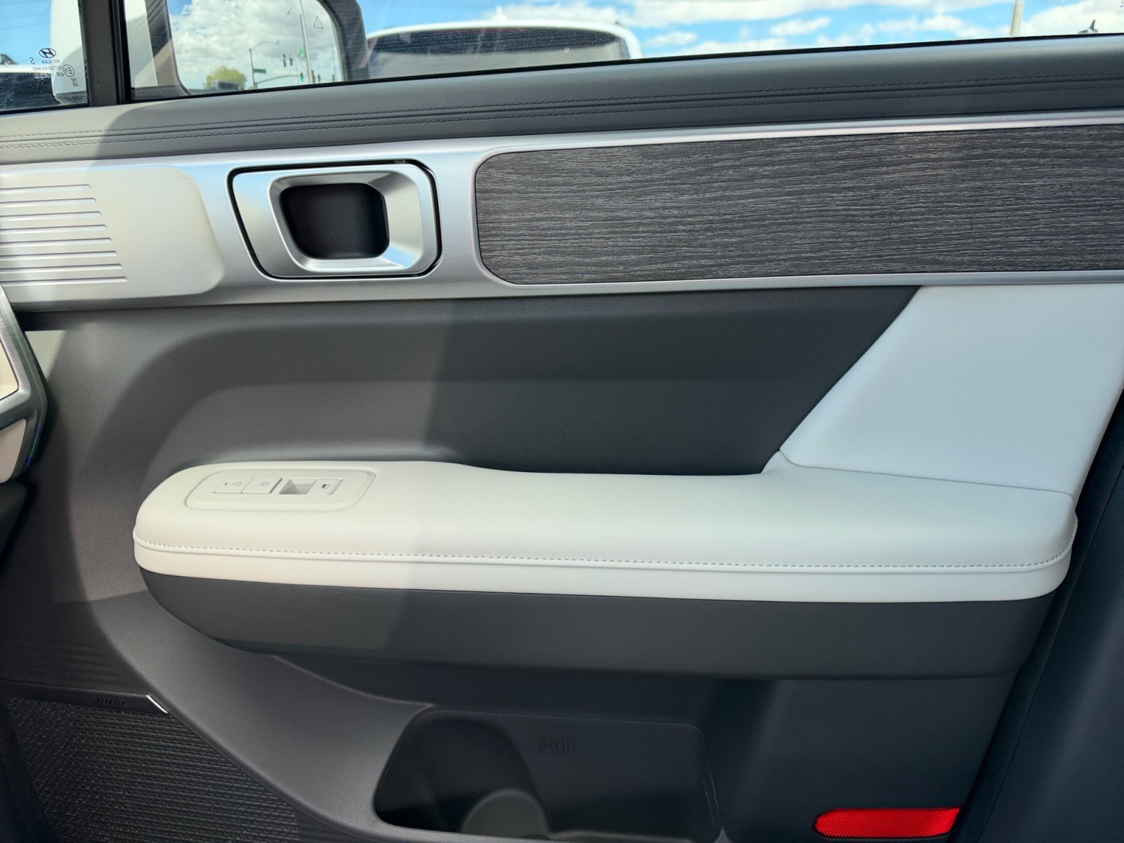 Certified 2025 Hyundai Santa Fe Limited FWD image 16