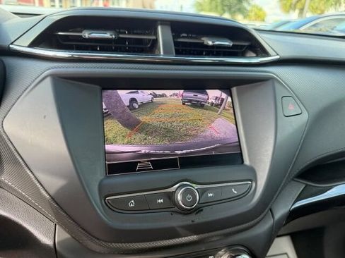 Used 2023 Chevrolet TrailBlazer LS FWD image 15