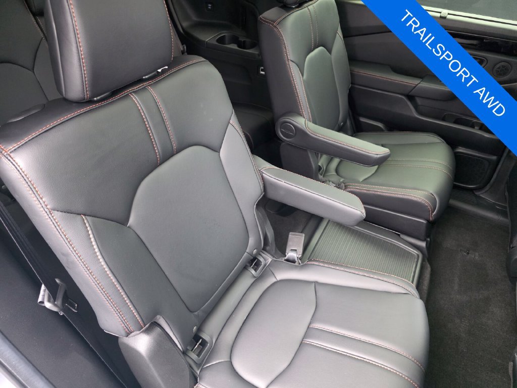 Used 2025 Honda Pilot TrailSport image 31