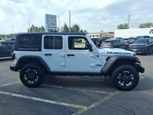 Used 2025 Jeep Wrangler Unlimited Rubicon 4xe w/ Convenience Group AWD/4WD image 6