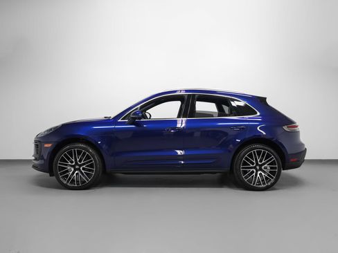 Certified 2023 Porsche Macan AWD/4WD image 2