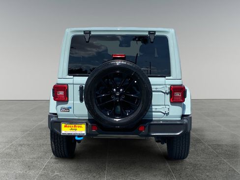 Used 2024 Jeep Wrangler Unlimited Sahara AWD/4WD image 4
