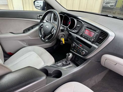 Used 2011 Kia Optima LX w/ Convenience Pkg image 14