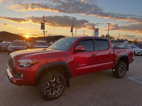 Used 2021 Toyota Tacoma TRD Off-Road image 8