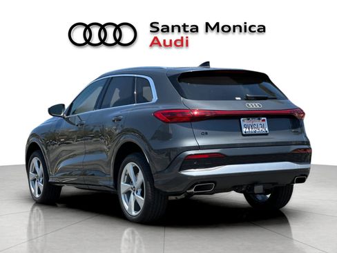 Used 2025 Audi Q5 Premium Plus w/ Premium Plus AWD/4WD image 6