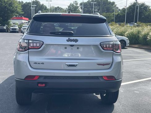 Used 2024 Jeep Compass Trailhawk AWD/4WD image 6