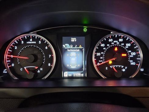 Used 2017 Toyota Camry SE w/ Moonroof Package image 11