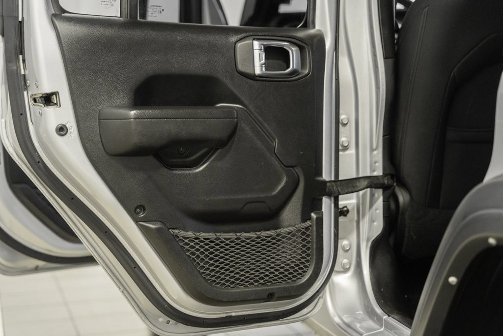 Used 2022 Jeep Wrangler Unlimited Sport AWD/4WD image 37