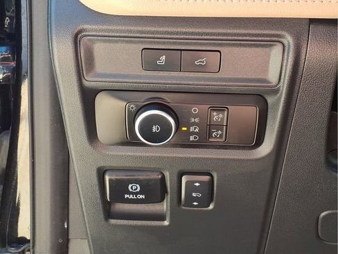 Used 2024 Ford Expedition Limited AWD/4WD image 15