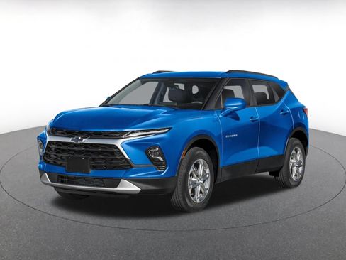 Used 2026 Chevrolet Blazer LT FWD image 3