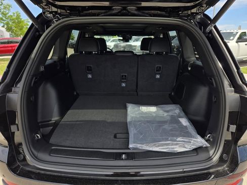 New 2026 Jeep Grand Cherokee Limited AWD/4WD image 10
