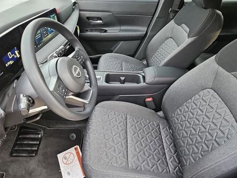 Used 2026 Nissan Kicks SV w/ Illumination Package image 9