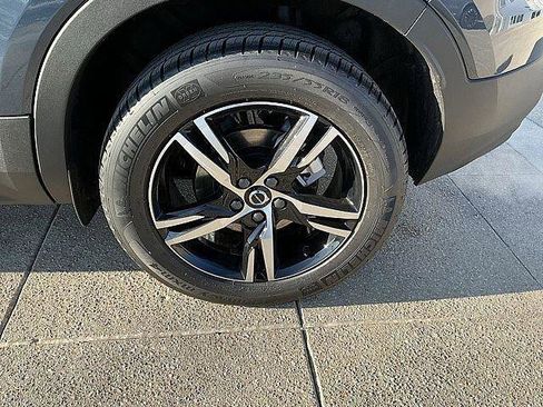 New 2026 Volvo XC40 B5 Core AWD/4WD image 12