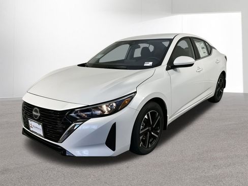 Used 2025 Nissan Sentra SV image 1