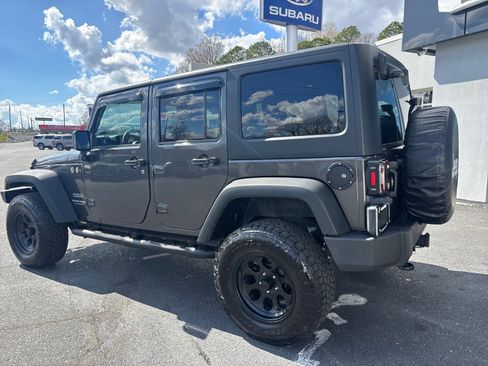 Used 2018 Jeep Wrangler Unlimited Sport S image 2