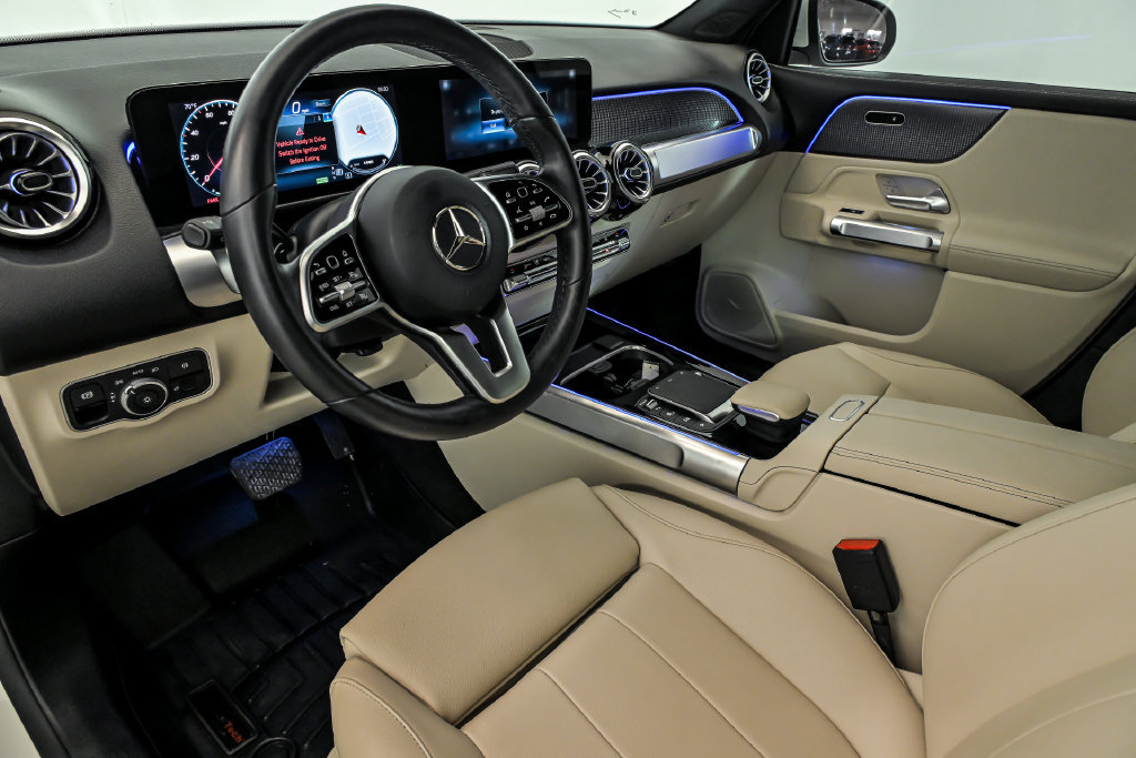 Used 2022 Mercedes-Benz EQB 300 4MATIC image 11