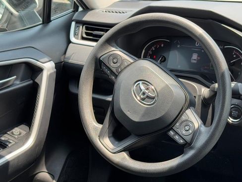 Used 2025 Toyota RAV4 XLE FWD image 14