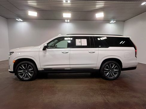 Used 2021 Cadillac Escalade ESV Sport Platinum image 6