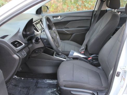 Used 2020 Hyundai Accent SE image 10