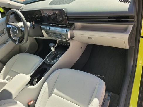 Used 2025 Hyundai Kona SEL image 14