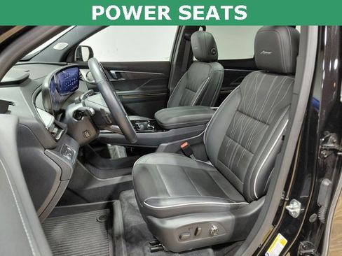 Used 2025 Buick Enclave Avenir w/ Super Cruise Package image 3