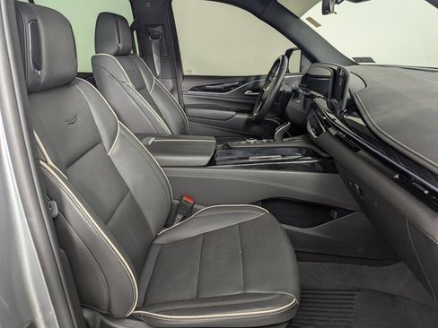 Used 2024 Cadillac Escalade Sport w/ LPO, ONYX Package image 22