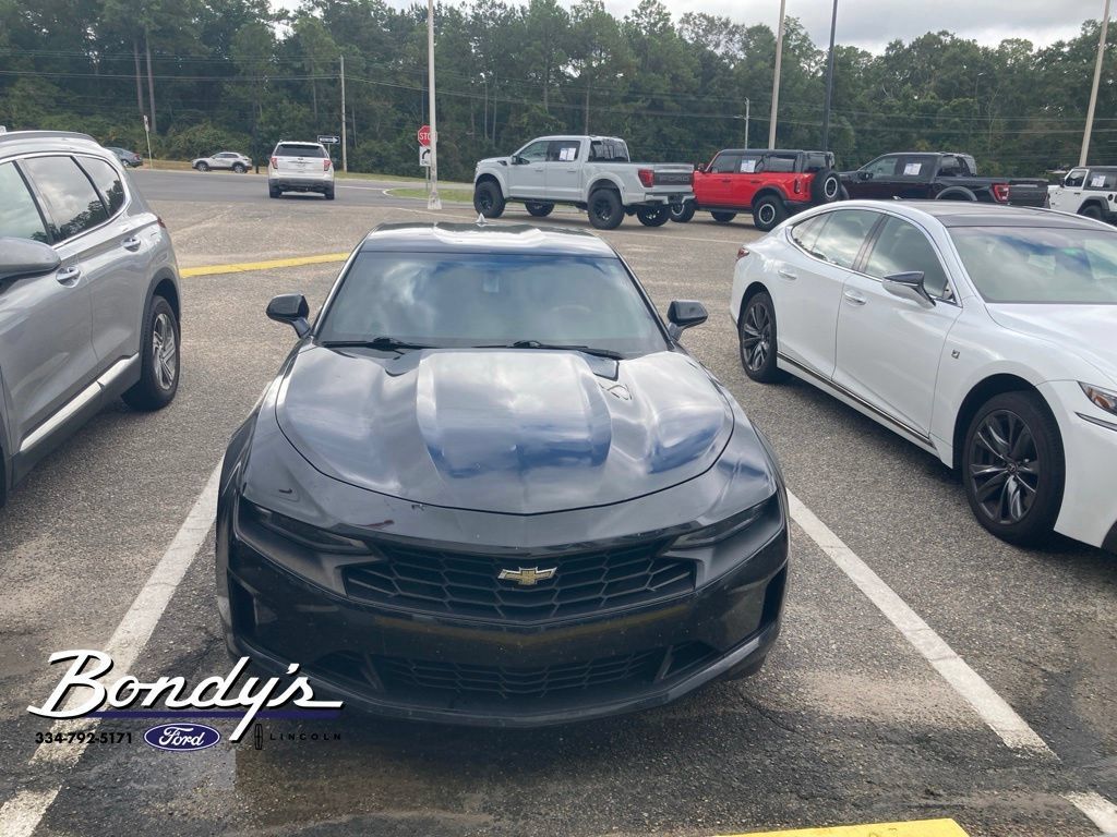 Used 2021 Chevrolet Camaro LT w/ Technology Package RWD image 2
