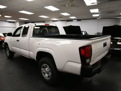 Certified 2021 Toyota Tacoma SR image 5