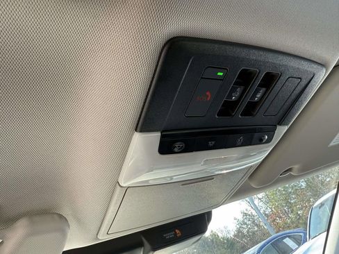 Used 2023 Mitsubishi Outlander SEL image 29