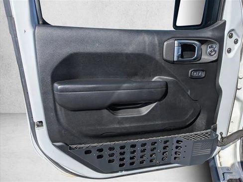 Used 2021 Jeep Gladiator Sport image 22