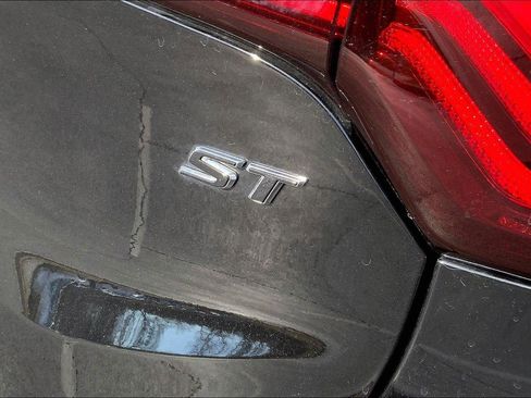 Used 2024 Buick Encore GX Sport Touring w/ Comfort Package image 8