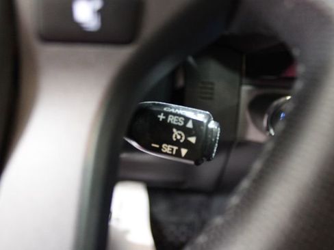 Used 2017 Toyota Tacoma TRD Off-Road w/ Premium & Technology Package image 43