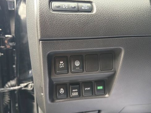 Used 2022 Nissan Rogue Sport SV image 18