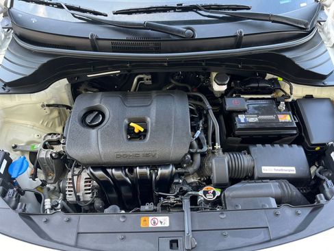 Used 2025 Kia Soul LX w/ LX Technology Package image 28