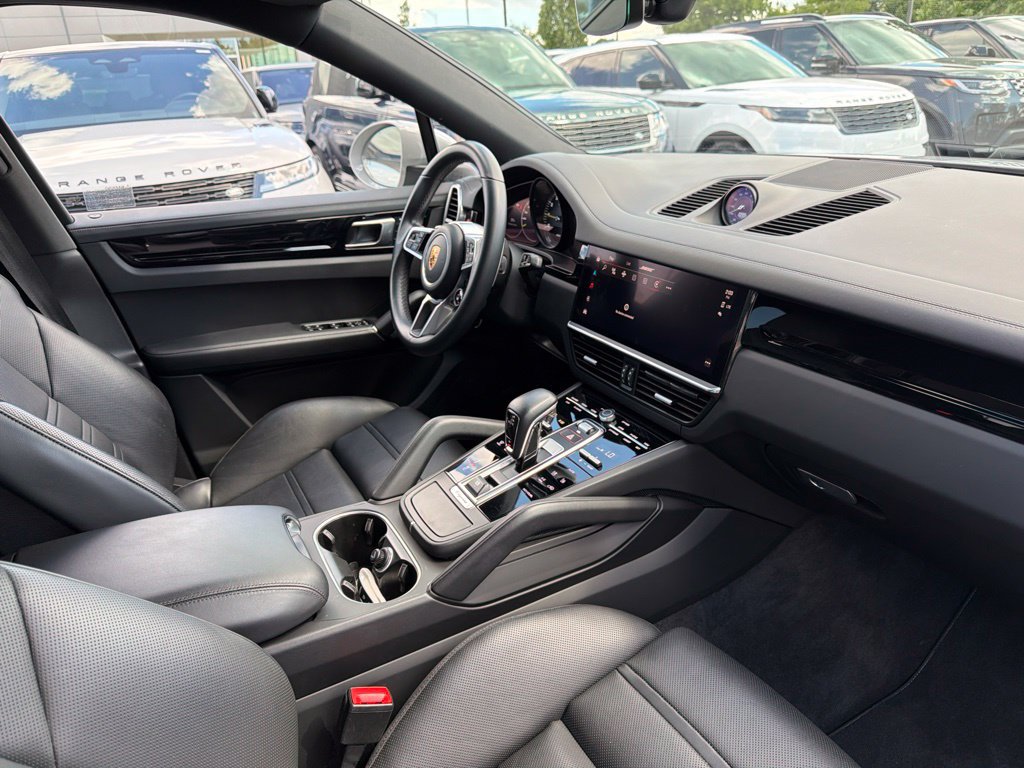 Used 2022 Porsche Cayenne E-Hybrid Coupe w/ Premium Plus Package AWD/4WD image 15