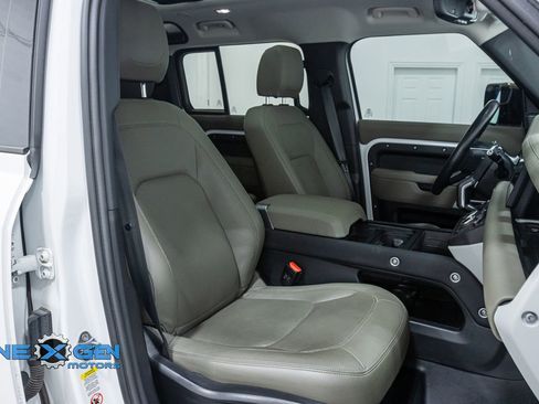 Used 2023 Land Rover Defender 110 S image 43