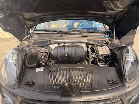 Used 2019 Porsche Macan AWD/4WD image 25