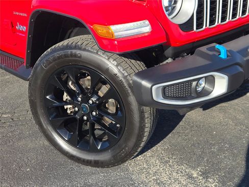 Used 2024 Jeep Wrangler Sahara w/ Technology Group image 3