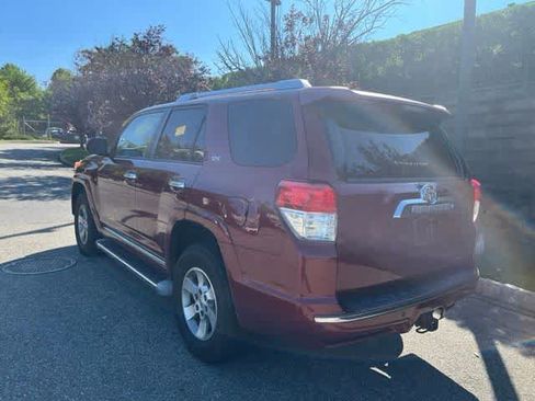 Used 2011 Toyota 4Runner SR5 w/ Premium Pkg w/Leather AWD/4WD image 6