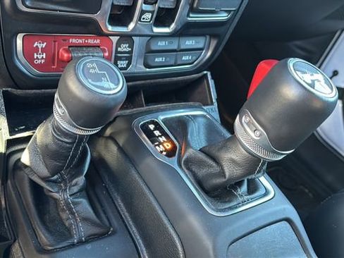 Used 2024 Jeep Wrangler Unlimited Rubicon w/ XTREMEE 35" Tire Package image 26