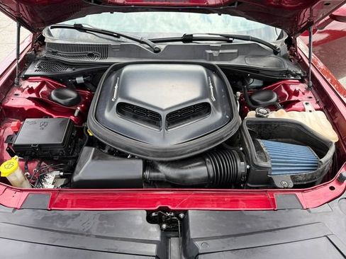 Used 2017 Dodge Challenger R/T RWD image 29