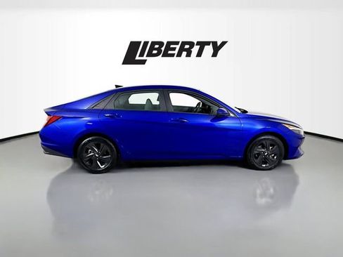 Used 2023 Hyundai Elantra SEL image 8