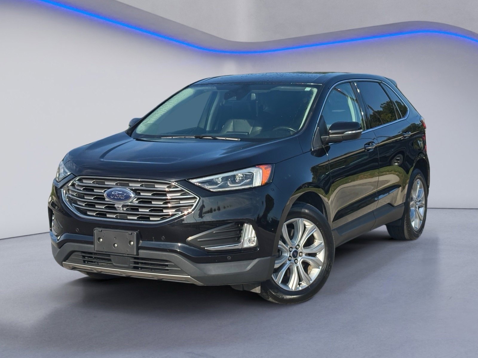 Used 2022 Ford Edge Titanium w/ Equipment Group 301A AWD/4WD image 2
