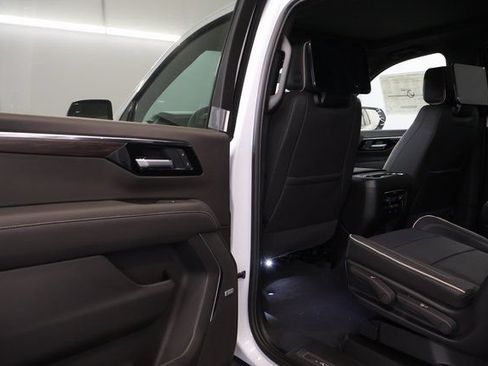 New 2026 Chevrolet Suburban Premier AWD/4WD image 26